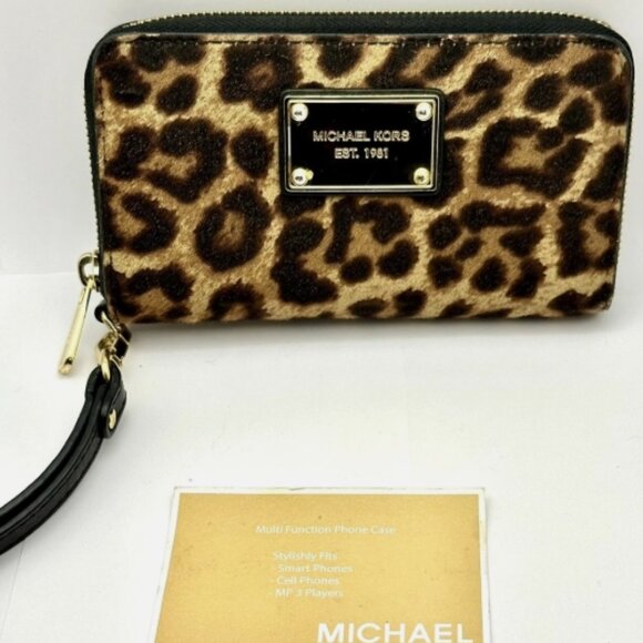 Michael Kors Multi Function Phone Clutch Animal Print (Cheetah) Wristlet Wallet- - Picture 1 of 3